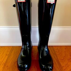 Hunter Adjustable Back Gloss Rain Boot size 8.